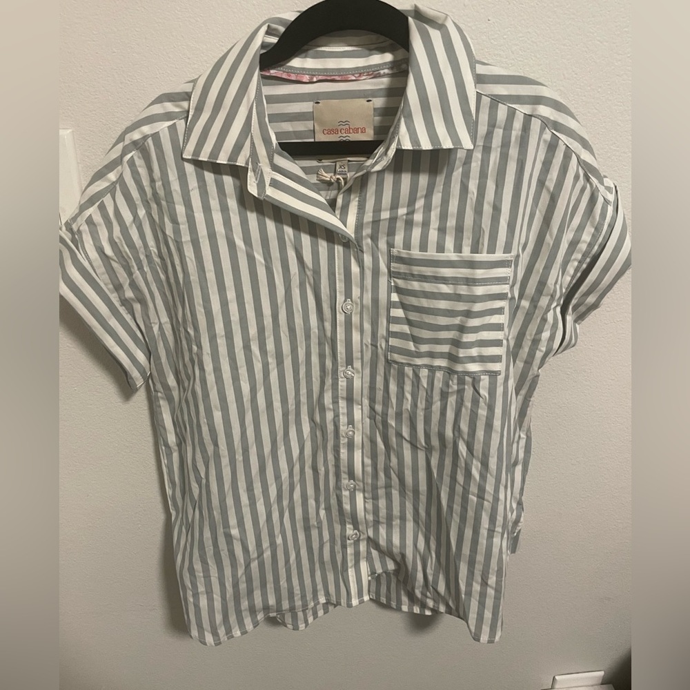NWOT Casa Cabana Striped Button-Up Shirt Gray and‎ White Size XS